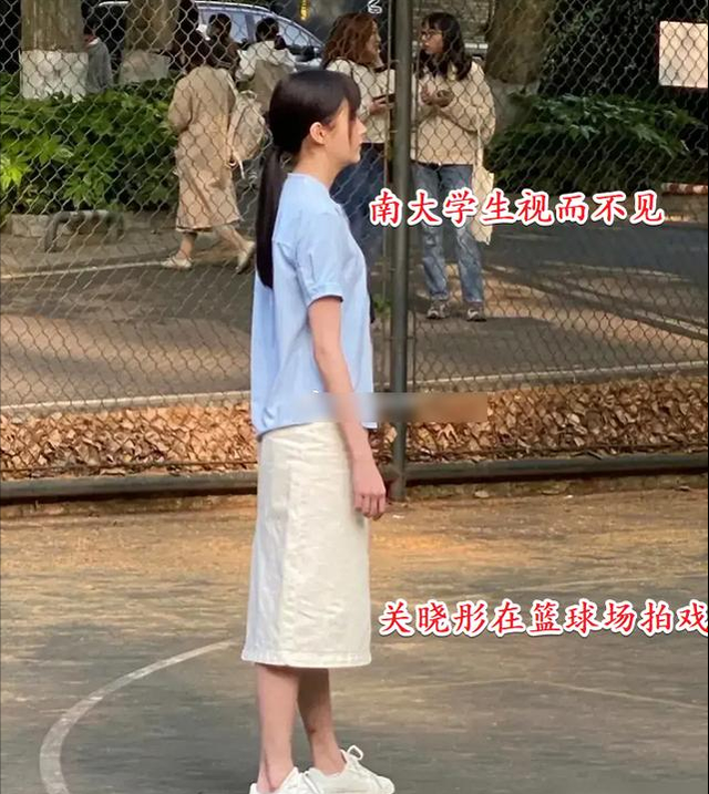 Đoàn phim 'Từng niên thiếu' của Quan Hiểu Đồng bị ghẻ lạnh ra mặt, không ai thèm nhận vai quần chúng