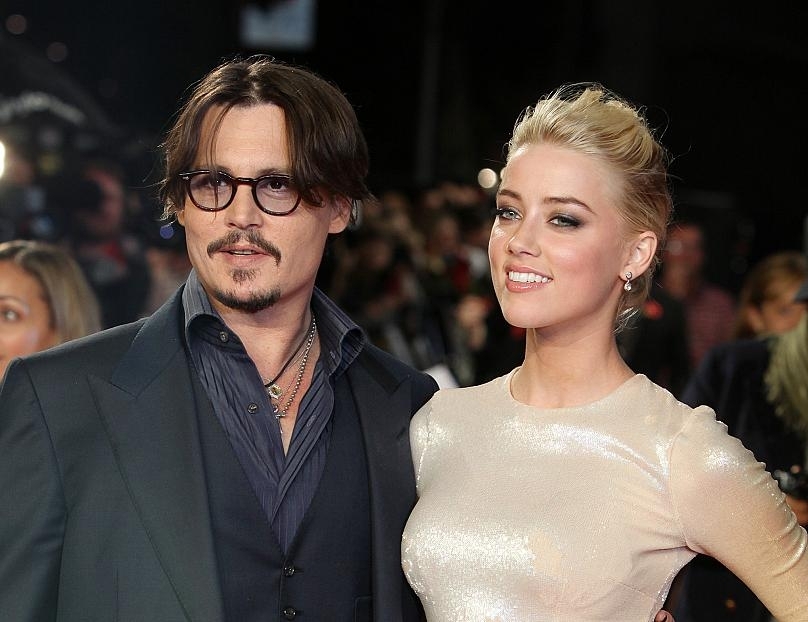 Johnny Depp bị bạn gái cũ khẳng định là kẻ hoang tưởng và ghen tuông nặng'