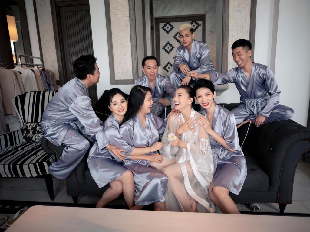 Đám cưới Ngô Thanh Vân - Huy Trần: Dàn nhà gái tề tựu đông đủ, nhóm 365 tái hợp sau nhiều năm