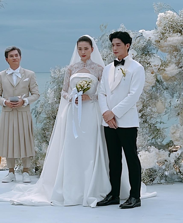 Ngô Thanh Vân xúc động trong lễ cưới: 'Vân hứa sẽ thành người vợ tốt và sẵn sàng có những đứa con'!