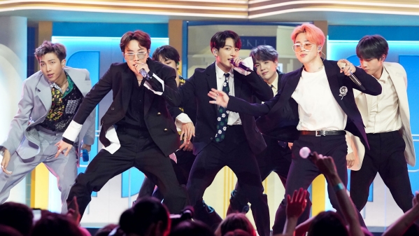 Seoul nhuộm sắc tím chào mừng BTS trình diễn tại quê nhà