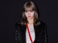 Gương mặt như thiên thần của Lisa tại Tuần lễ Thời trang Paris khiến cộng đồng mạng Trung Quốc dậy sóng