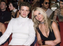 Justin Timberlake bị tố là kẻ đạo đức giả khi lên tiếng bênh vực tình cũ Britney Spears bị ép làm nô lệ