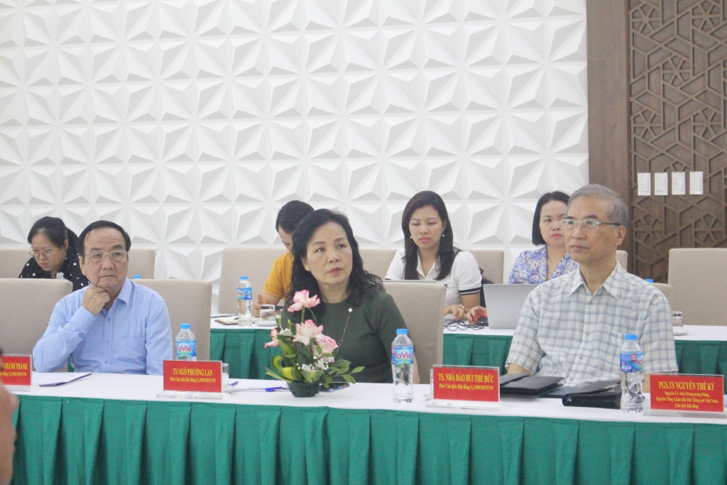 Khai mạc Lớp bồi dưỡng lý luận phê bình văn học nghệ thuật tại Thanh Hóa