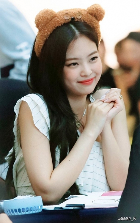 jennie blackpink so huu khuon mat ly tuong nhat de phau thuat tham my