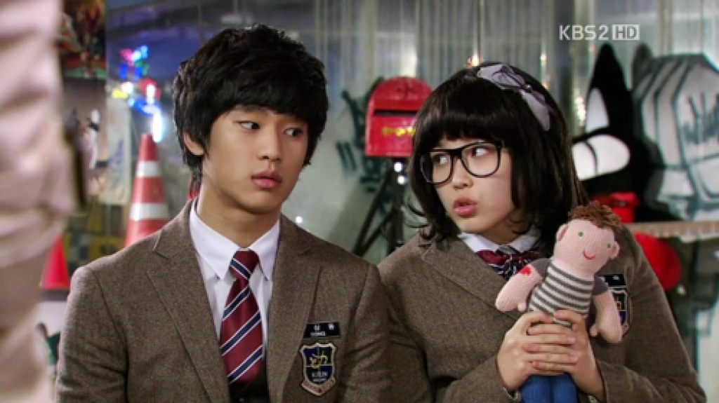 seo ye ji kim soo hyun va iu lee jun ki chuyen tinh tay 4 dau nao