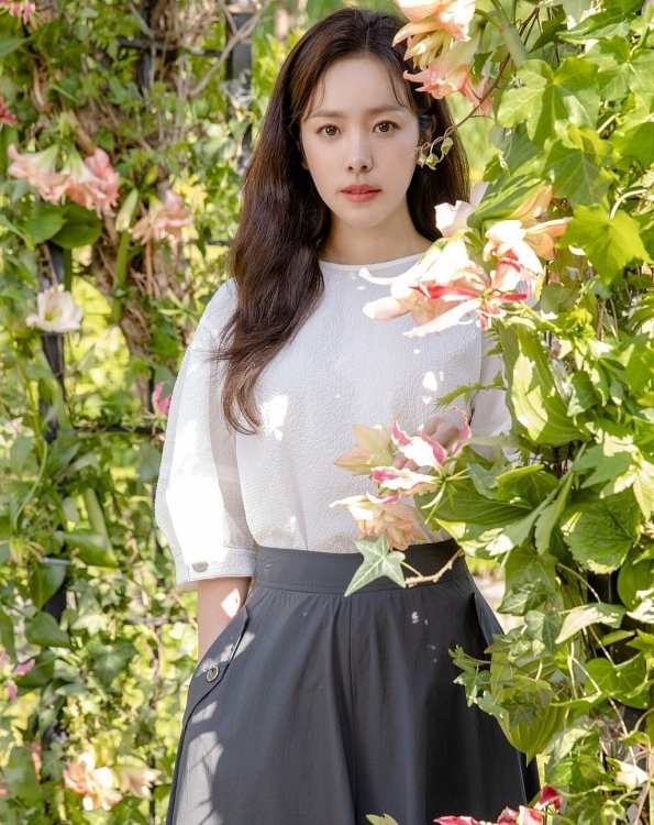 Nữ diễn viên Hàn Quốc chụp hình của HLV Park Hang Seo: Sự nghiệp trong sạch không 1 scandal