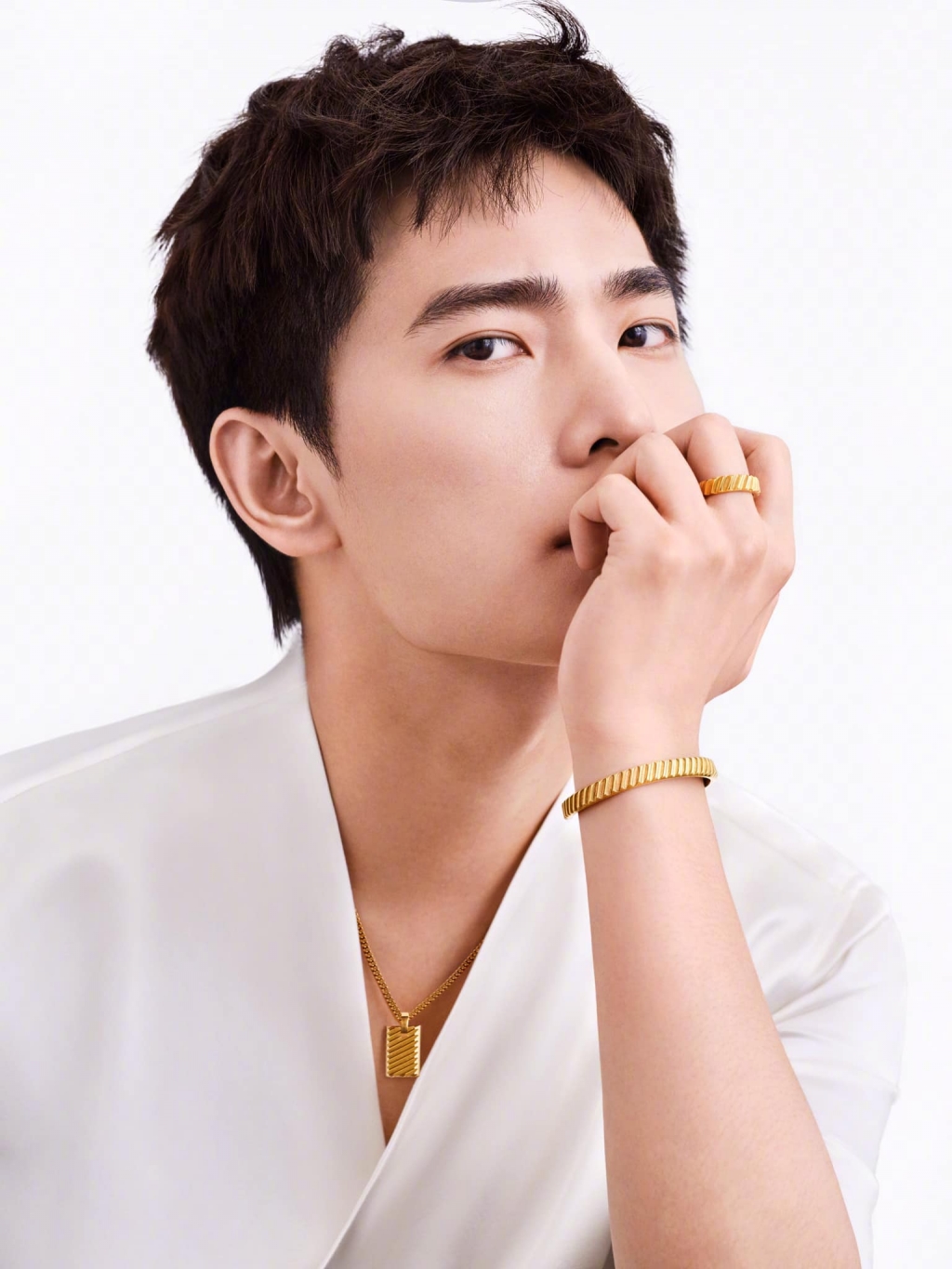 Dương Dương phủ nhận tin yêu đương, fangirl 'thở phào'!