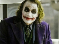 Diễn xuất 'lên đỉnh' nhưng Joaquin Phoenix vẫn công nhận Joker của Heath Legder mới là 'tuyệt hảo'