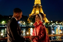 'Emily in Paris' mùa 2 tung hình mới 'sang, xịn, mịn': Emily bỏ anh đầu bếp Gabriel theo trai mới?
