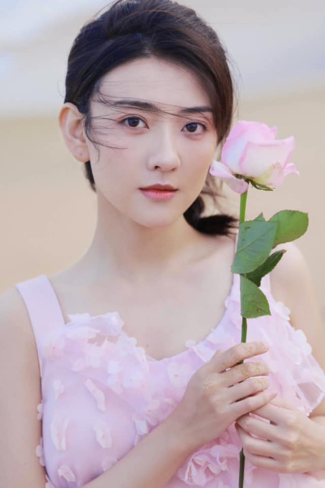 Lương Khiết của ' Phi Hồ Ngoại Truyện' ra nhập dàn mỹ nhân phim Kim Dung tài sắc ven toàn