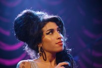 Cuộc đời bê bối của danh ca quá cố Amy Winehouse lên phim điện ảnh
