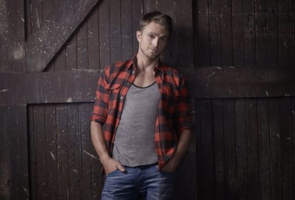 wilson bethel tung vo cung tiec nuoi khi mat vai captain america