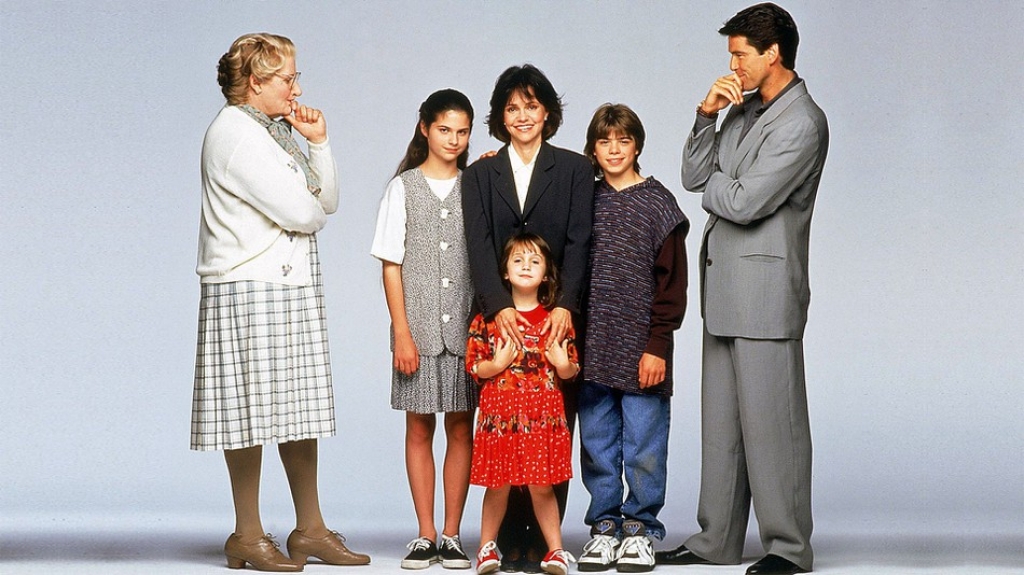 pierce brosnan tai ngo dan dien vien nhi phim mrs doubtfire sau 25 nam