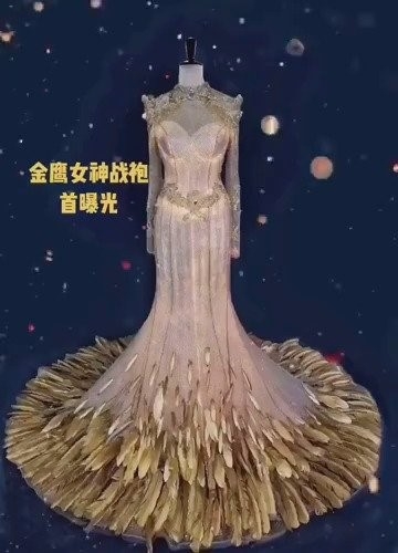 Quỳnh Thy hóa nữ thần mùa đông với váy xuyên thấu sexy - Tuổi Trẻ Online