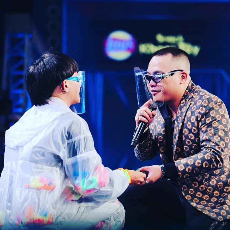 'Rap Việt' mùa 2 tập 2: Binz và Wowy tranh cãi, liệu 'lão đại' có bị hay bị nói 'lạc quẻ'?