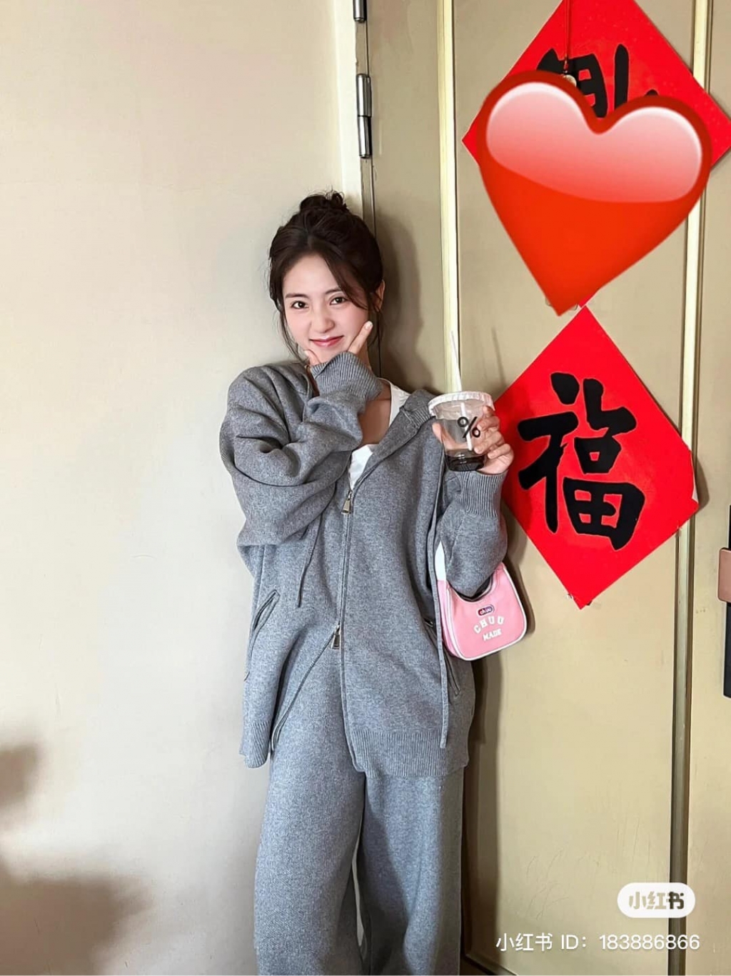 Sau 'Phi Hồ Ngoại Truyện', Hình Phi up hình ảnh rạng rỡ khiến fan càng nhớ Trình Linh Tố