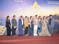 Ngắm nghệ sỹ Việt lộng lẫy ở thảm đỏ bế mạc Liên hoan phim Việt Nam lần thứ XXI
