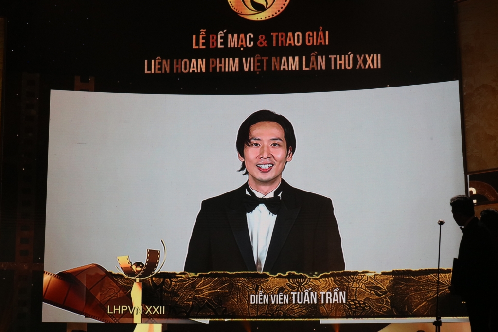 'Mắt biếc' cùng 'Bố già' bội thu tại Liên hoan Phim Việt Nam lần thứ XXII