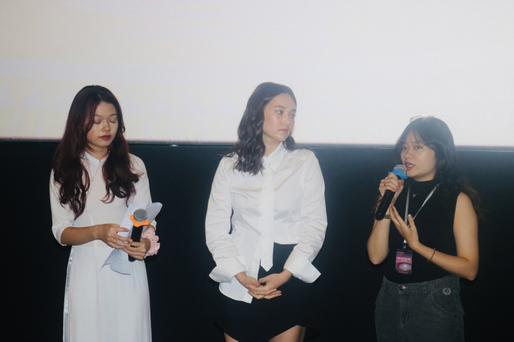 Gặp gỡ kiều nữ của điện ảnh Kazakhstan tham dự LHP Quốc tế Hà Nội