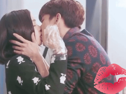 Hậu trường cảnh hôn 'gây bão' giữa Yoo Seung Ho và Chae Soo Bin