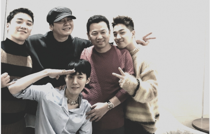 'Bố Yang', Taeyang, và Seungri cùng nhau tiễn G-Dragon lên đường nhập ngũ