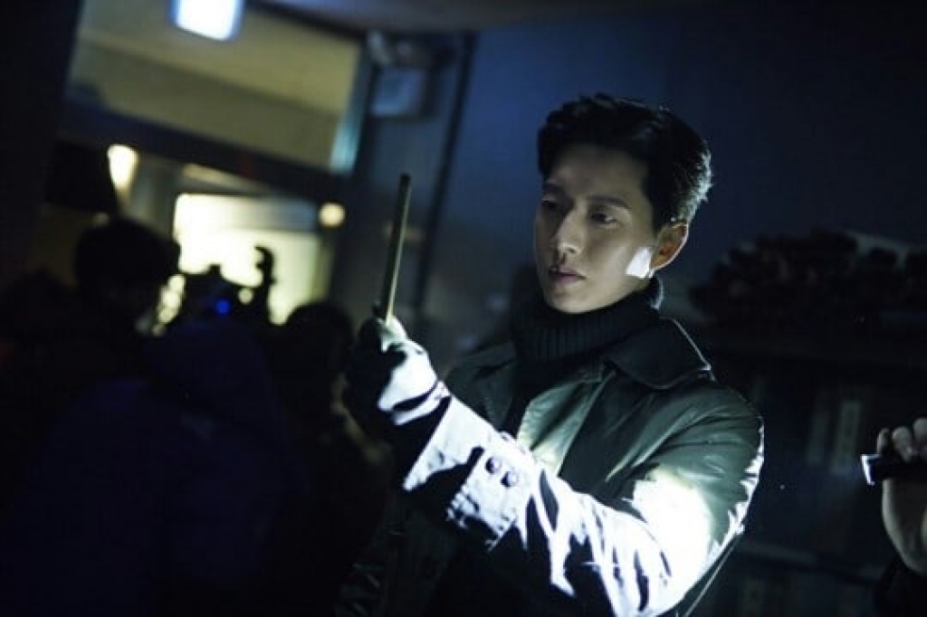 chang diep vien park hae jin toa sang ngay ca phia sau ong kinh