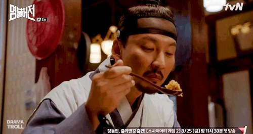 cuoi kho do voi kim nam gil o hau truong phim danh y heo im