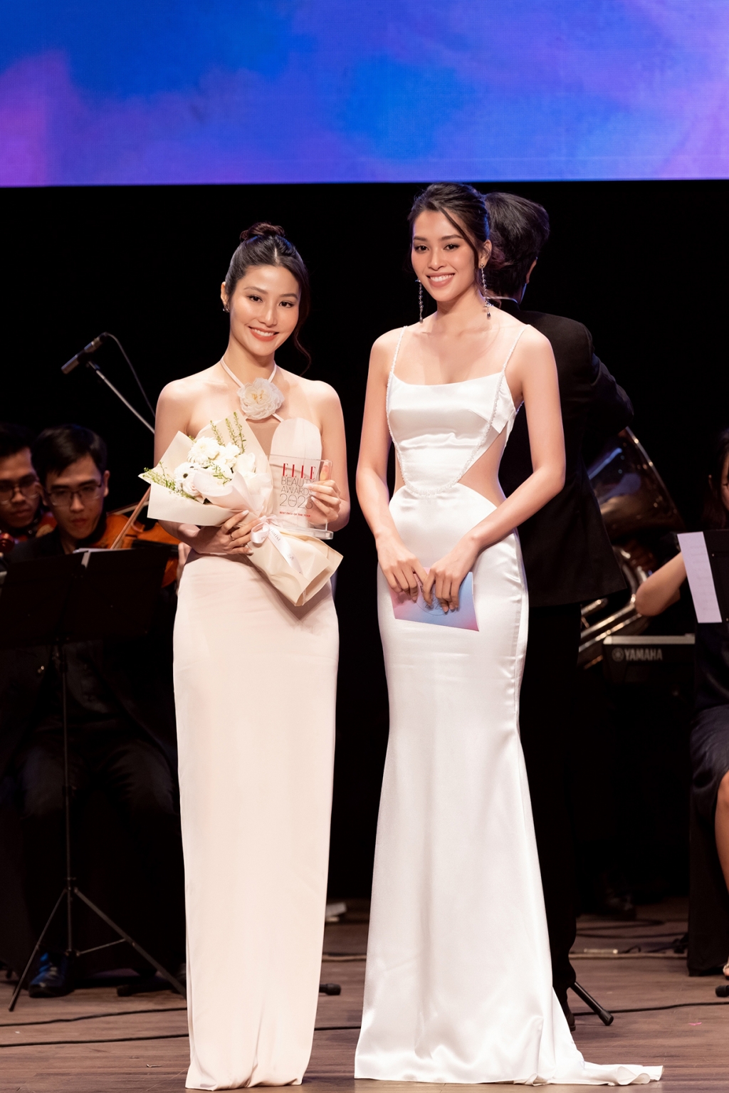 Hoa hậu Tiểu Vy ngồi ghế nóng, trực tiếp trao giải cho mỹ nhân có gương mặt đẹp 2023