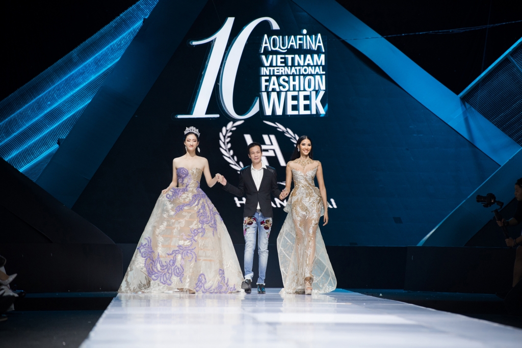 hoa hau tieu vy gianh giai mac dep nhat tuan le thoi trang