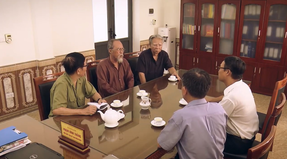 sinh tu tap 30 moi quan he cua nguoi dan giang kim voi lanh dao xa ngay cang cang thang