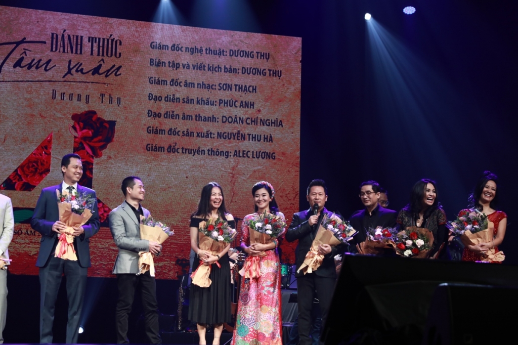 live concert danh thuc tam xuan cua nhac si duong thu tai ha hoi thanh cong ruc ro