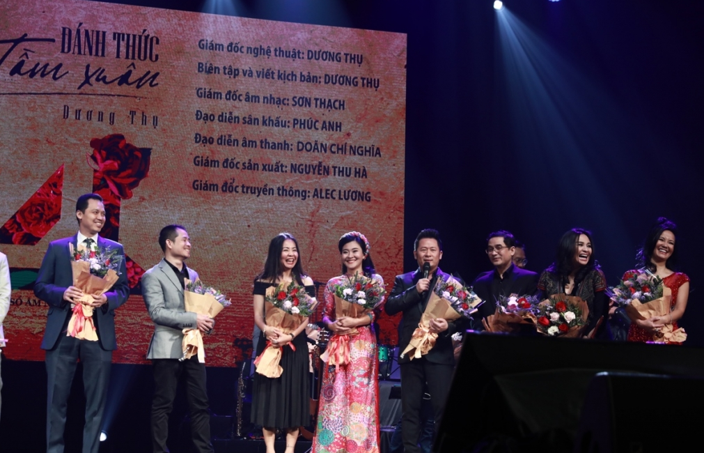 Live concert 'Đánh thức tầm xuân' của nhạc sĩ Dương Thụ tại Hà Hội thành công rực rỡ