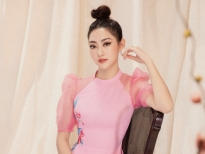 Hoa hậu Lương Thùy Linh hé lộ bí kíp giúp chị em sắm sửa bộ hành chơi xuân