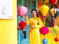 Hoa hậu Lê Thanh Thúy khoe sắc trong tà áo dài Tết, sẵn sàng chào Xuân 2020