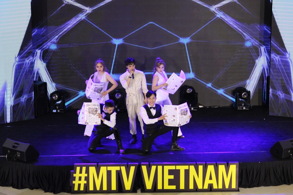 Giới trẻ Sài Gòn mãn nhãn với những màn biểu diễn cực chất tại MTV Connection
