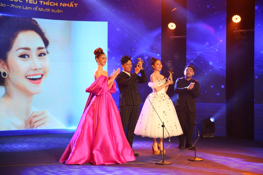 Lê Minh Thành và Tường Vi vinh dự nhận giải Ngôi Sao Xanh 2020 sau khi “tung hứng” ăn ý với bộ phim “Làm rể Mười Xuân”