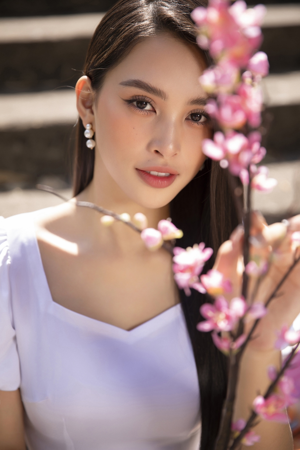 Hoa hậu Tiểu Vy tiết lộ xu hướng áo dài Tết 'hot trend' năm nay