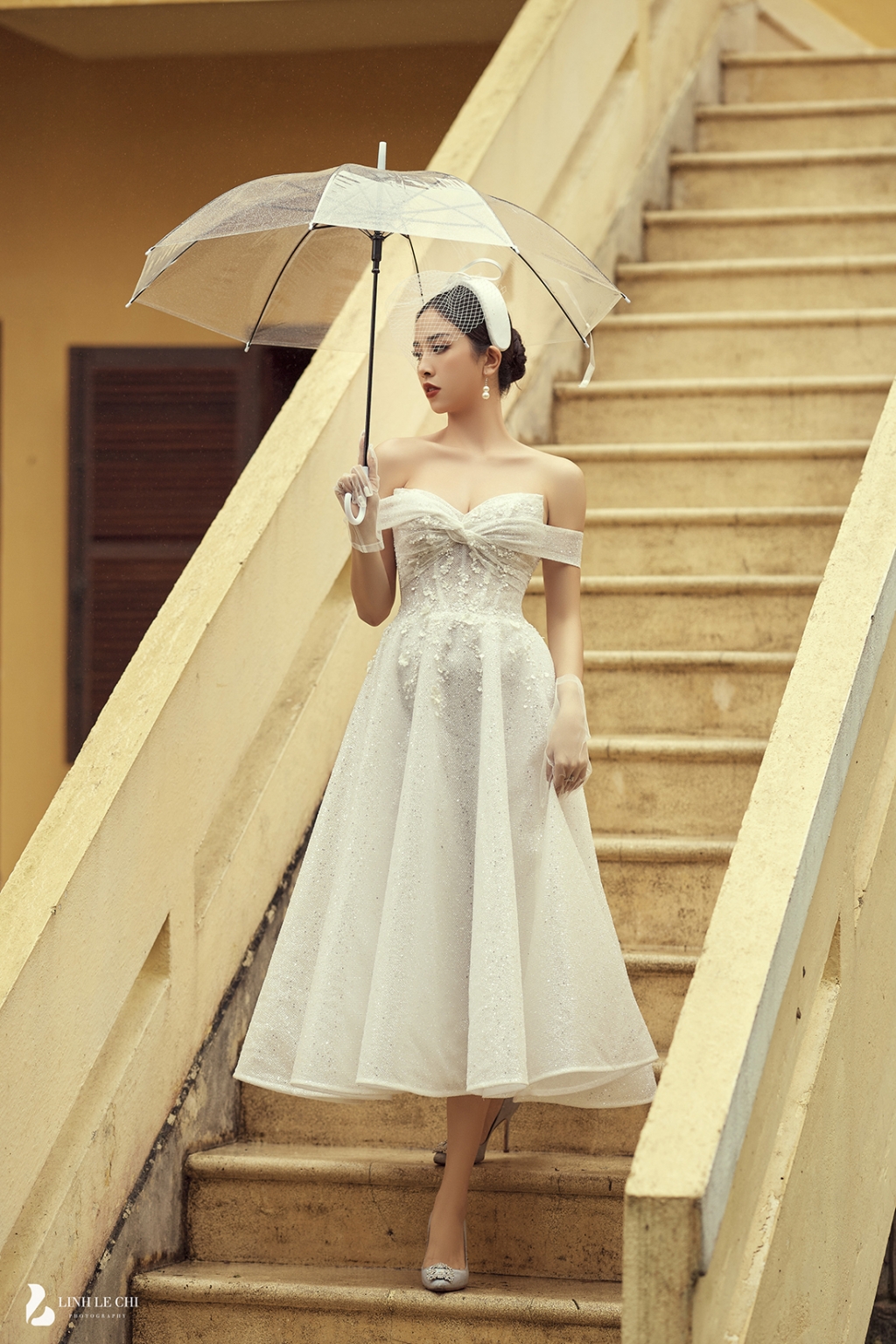 Trọn bộ ảnh cưới của Á hậu Thúy An và bạn trai hơn 10 tuổi: Cô dâu nhan sắc rạng ngời, chú rể điển trai phong độ