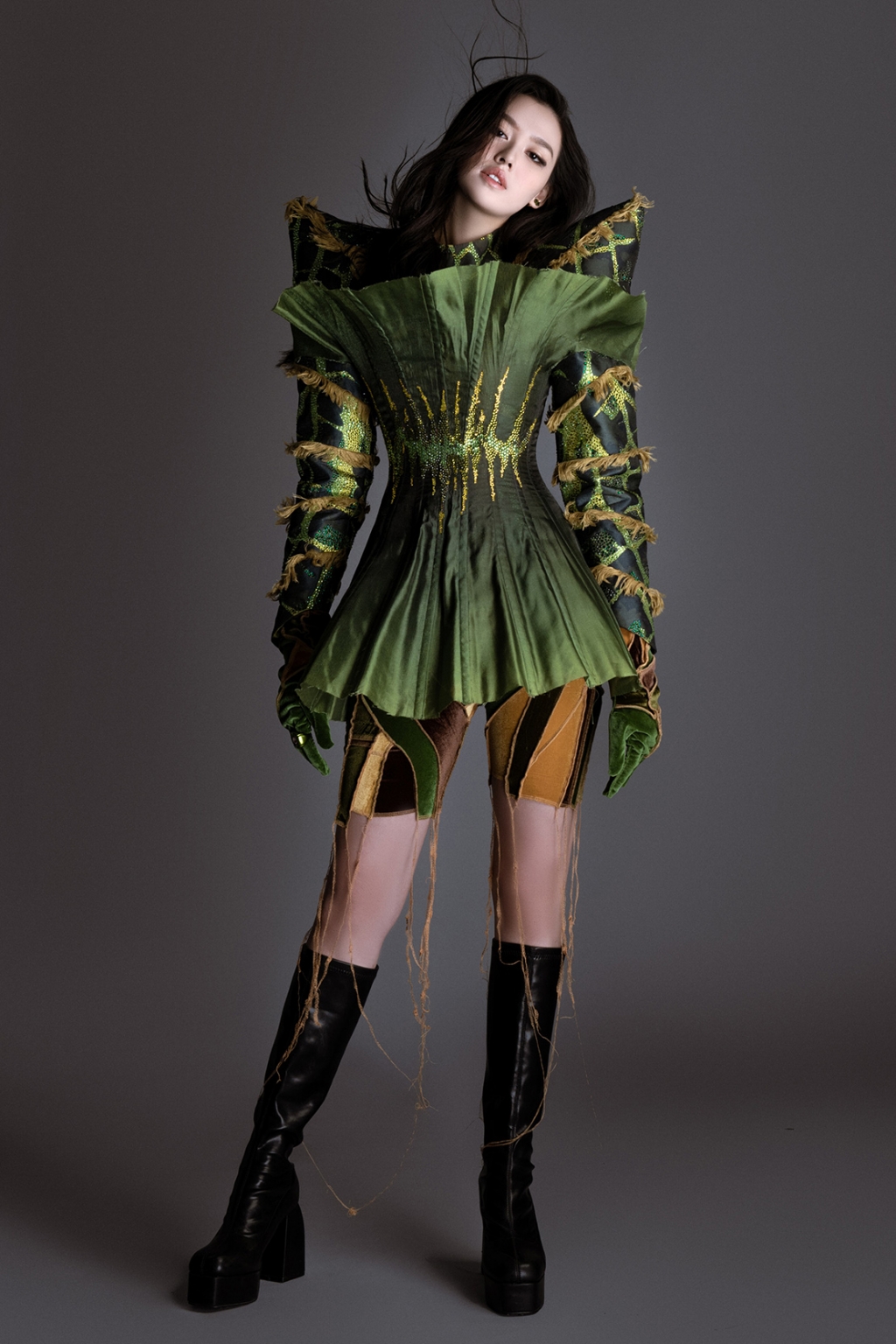 Á hậu Tường San tung bộ ảnh mới, chính thức trở lại đường đua nhan sắc hậu sinh em bé