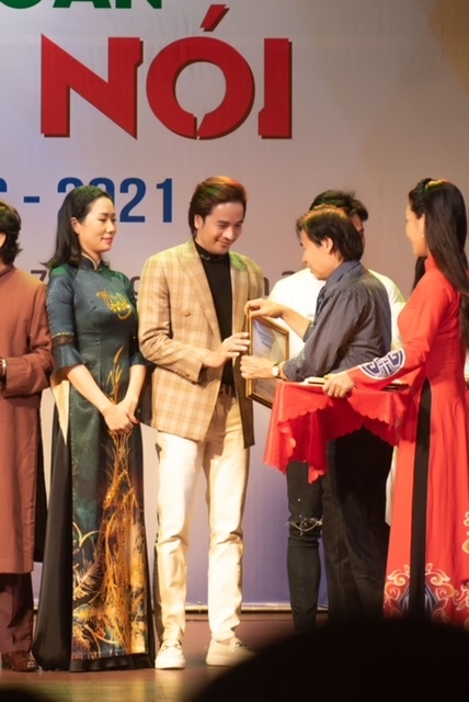 Đoàn Minh Tài từ diễn viên tay ngang đến Huy chương Bạc Liên hoan sâu khấu chuyên nghiệp toàn quốc