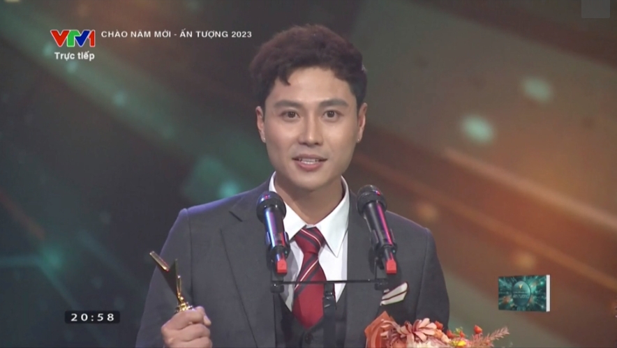 Thanh Sơn đoạt giải Nam diễn viên ấn tượng ‘VTV Awards 2022’: ‘Tôi đã nhiều lần mơ cầm chiếc cup này’