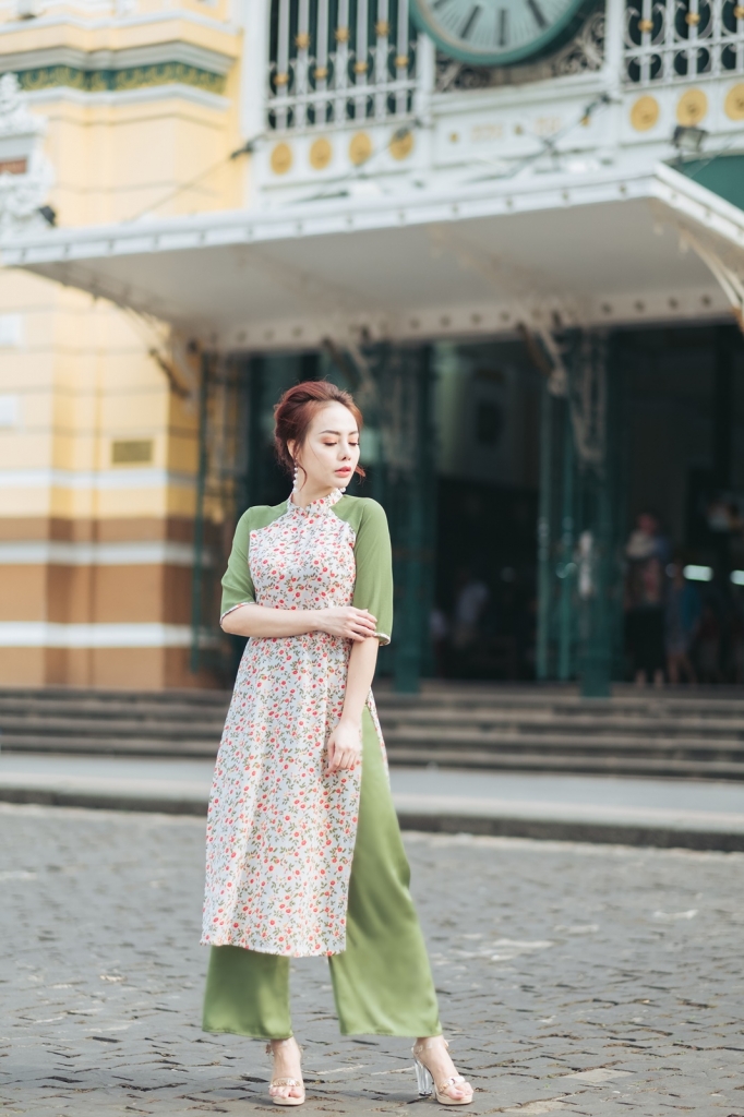 miss bikini 2012 tu hanh van diu dang ao dai don xuan