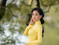 Phi Huyền Trang đẹp thướt tha trong tà áo dài truyền thống Việt
