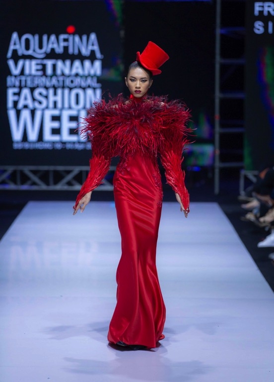 vietnams next top model mua 9 tranh gianh quyet liet de danh tam ve vao nha chung