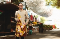 MC Anh Quân làm người mẫu cho áo dài Việt Hùng