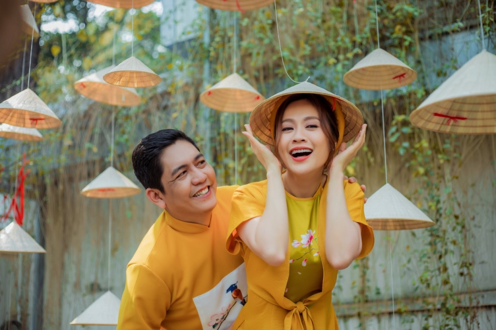 Thanh Thúy & Đức Thịnh khiến dân tình xuýt xoa vì quá đáng yêu trong bộ ảnh Tết