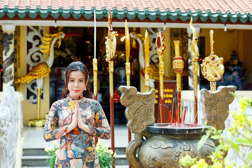Hoa hậu Oanh Lê 'gây thương nhớ' với bộ ảnh 'tinh tế' dịp đầu xuân