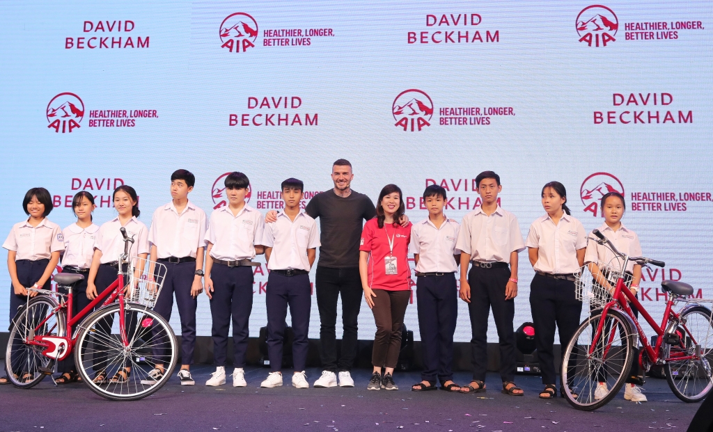 bat ngo danh thu david beckham den sai gon chia se cuoc song va cong viec
