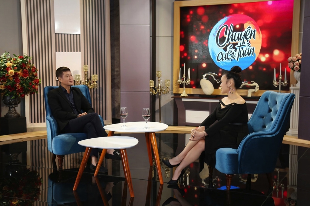 hai yen idol tung tha con nhu mot cuc bong xuong duoi dem vi tram cam sau sinh